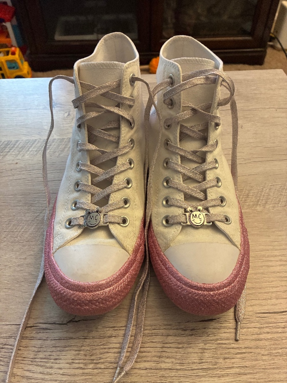 Miley Cyrus Converse